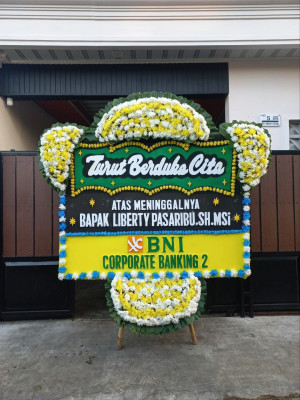 Papan Bunga Duka di Tanjung Palas Barat