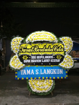 Papan Bunga Duka di Tanjung Palas Barat